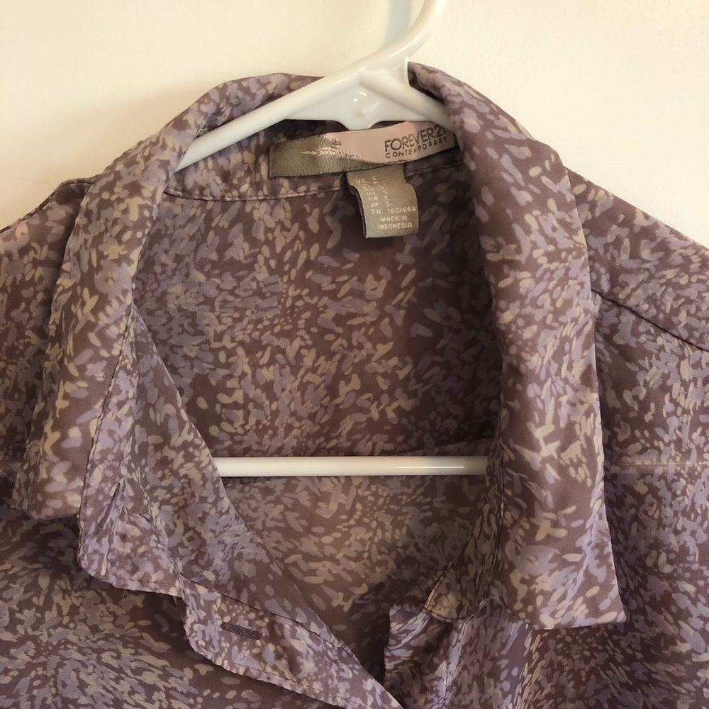 Patterned button down blouse - Picture 3 of 3